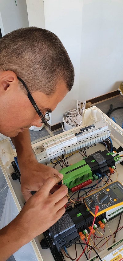 villanyszerelo-eloszto-szereles