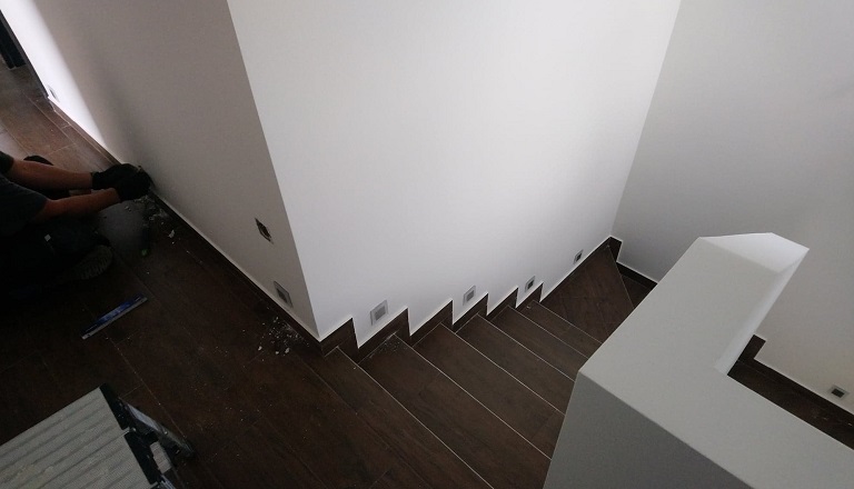 villanyszerelés-lépcsővilágítás